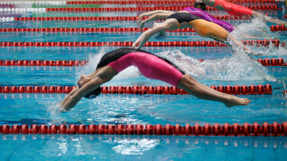 womens_backstroke_start
